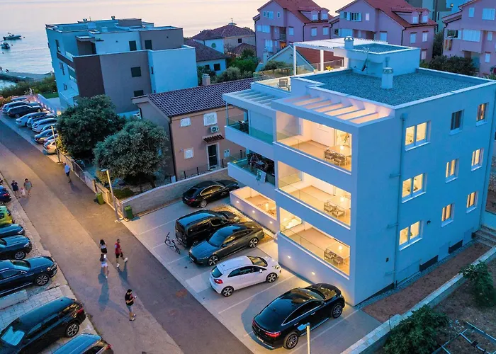 2 Bedroom Beautiful Apartment In Mandre