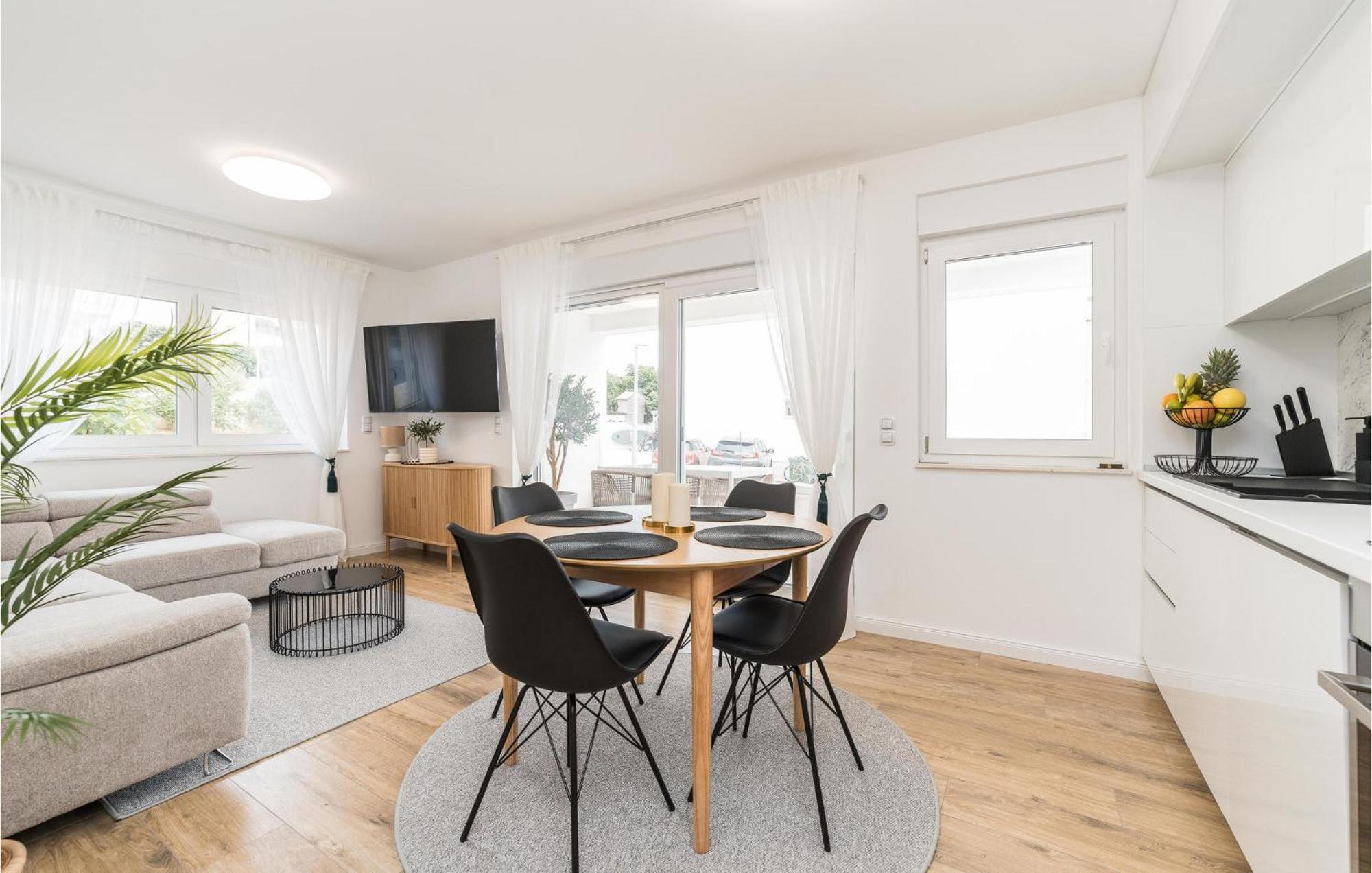 2 Bedroom Beautiful In *