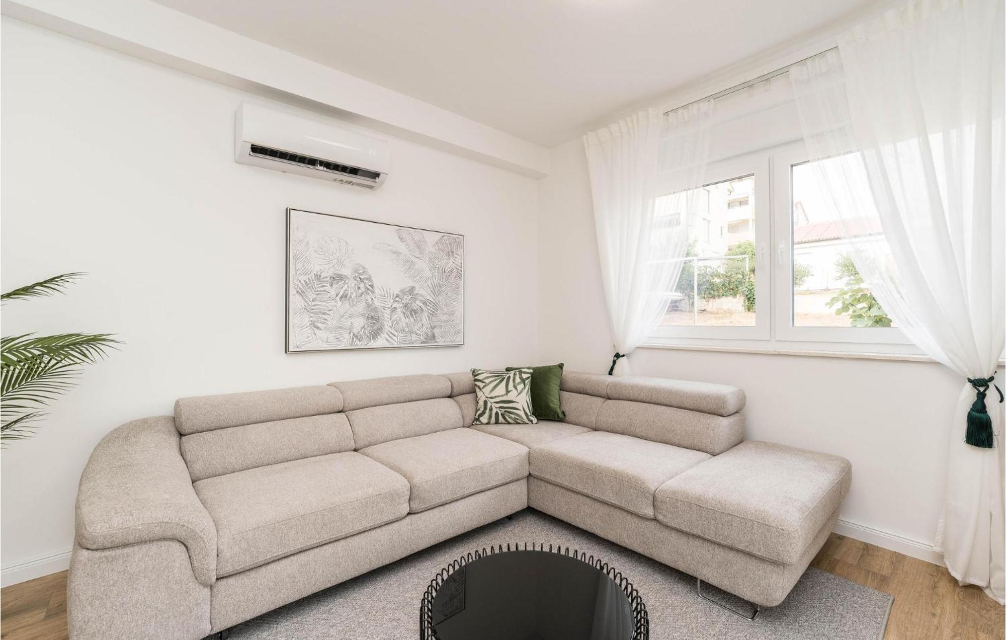 2 Bedroom Beautiful In * Mandre
