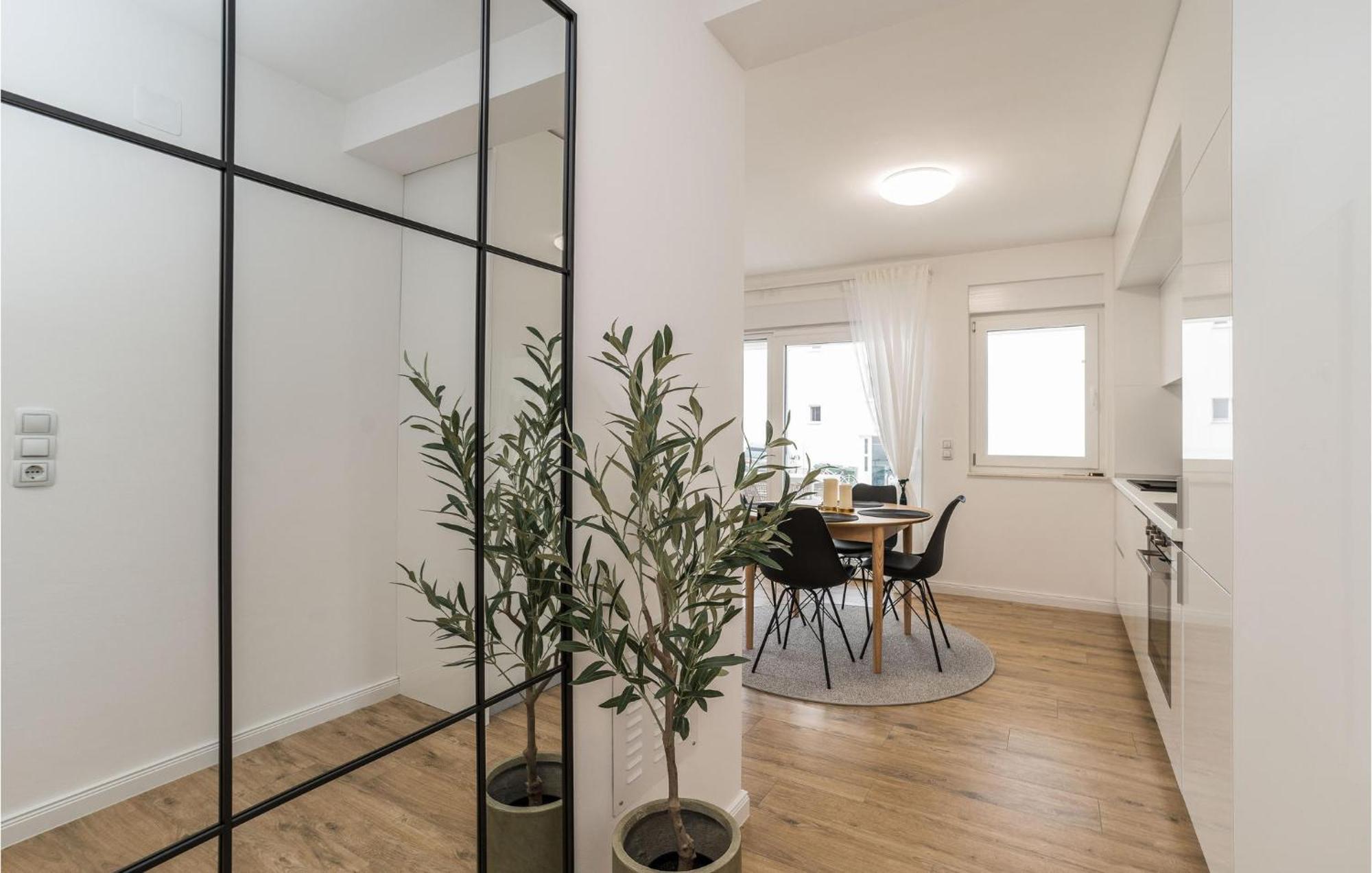 Apartment 2 Bedroom Beautiful In *