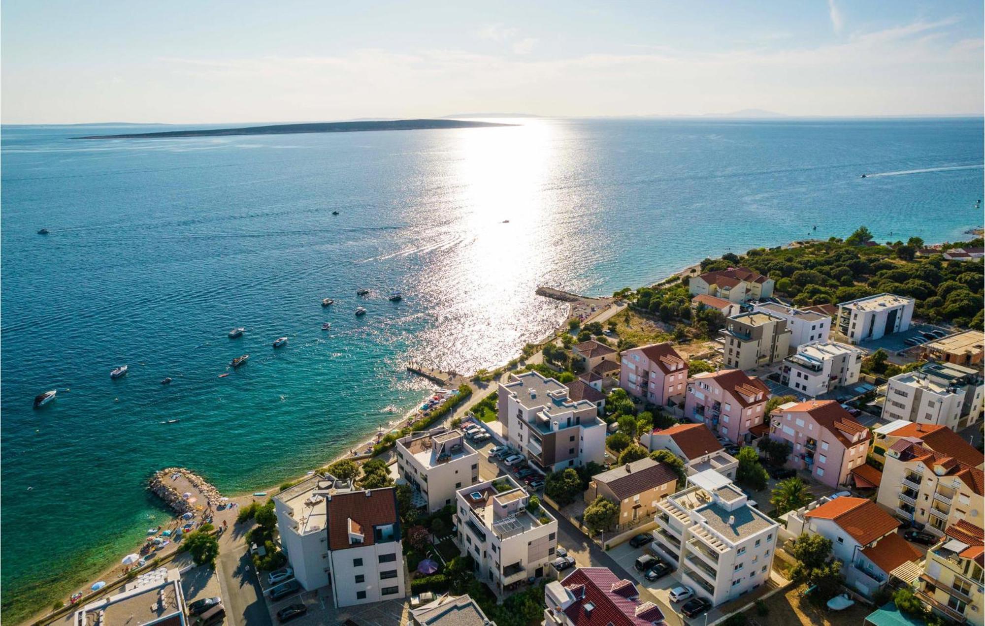 2 Bedroom Beautiful In Apartamento *